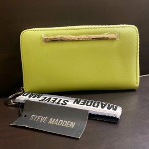 NWT Steven Madden Lime Green Wallet/ Clutch With Zipper